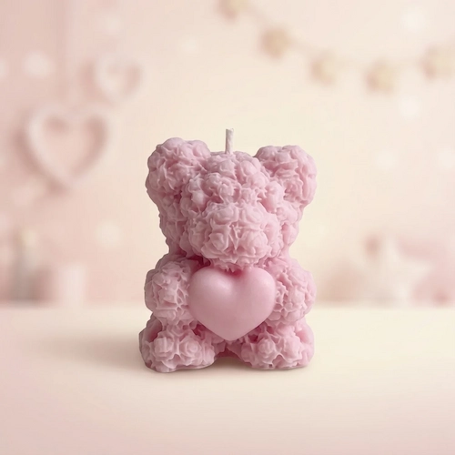 Bougie en forme de nounours au ventre en forme de cœur