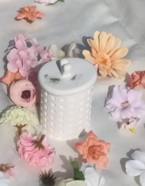 Pot bougeoir en résine naturelle. plusieurs choix de senteurs et choix de couleurs de bougeoir